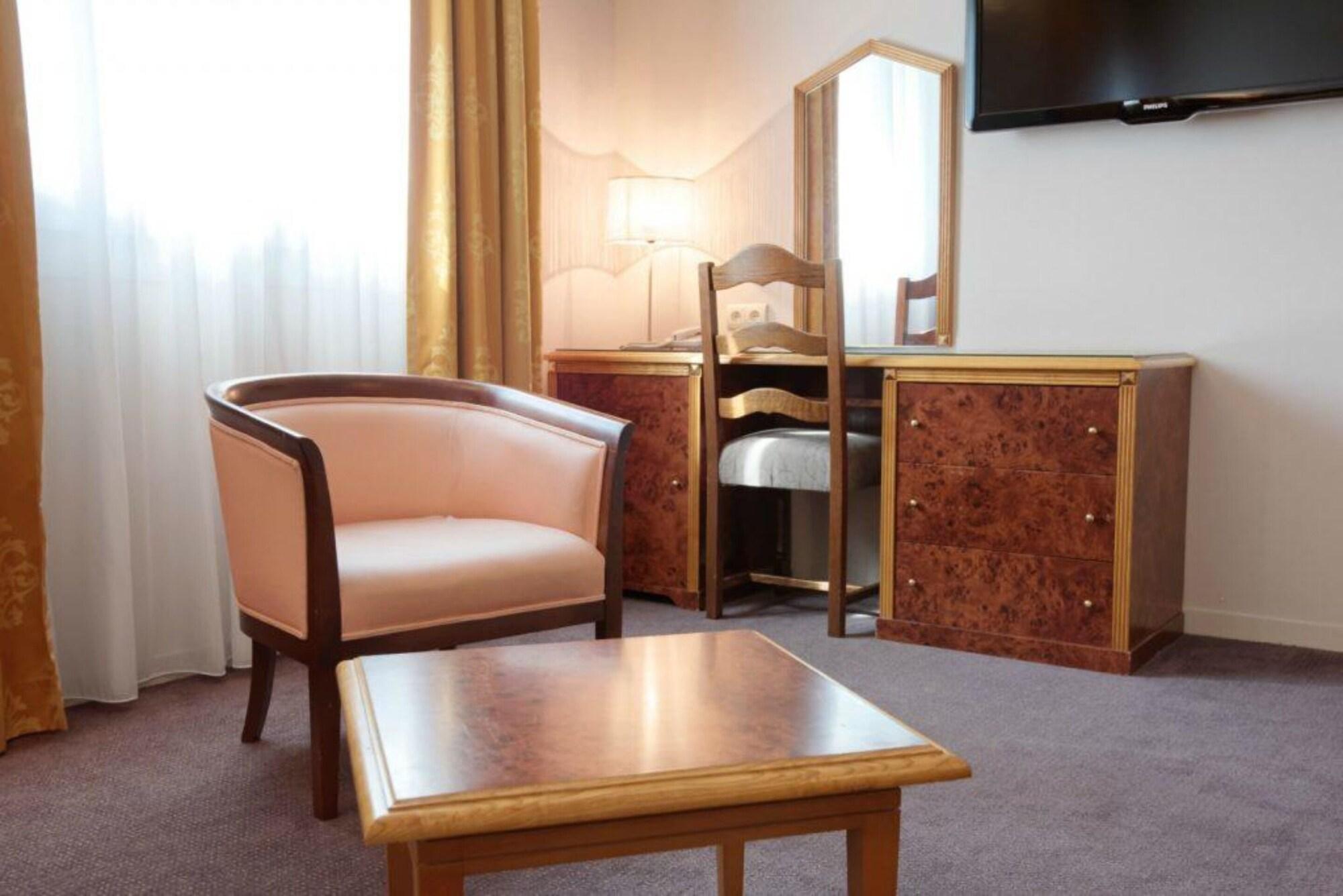 Le Manoir Hotel Orchies Luaran gambar
